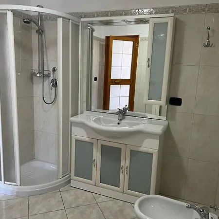 Dimora Cuoccio Bed & Breakfast 3*